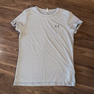 Under Armour Gray Athletic Top For Women Size S Gently Used
